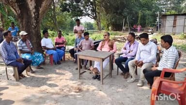 হিলি: বিধানসভা নির্বাচনের আগে জনগণের অভাব-অভিযোগ শুনতে হিলি ব্লকের মথুরাপুরে বিধায়ক ডঃ অশোক কুমার লাহিড়ী