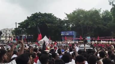 அம்பத்தூர்: தொழிற்பேட்டை பேருந்து நிலையத்தை திறந்து வைத்த துணை முதலமைச்சர் - ஆரவாரத்துடன் வரவேற்ற பொதுமக்கள்