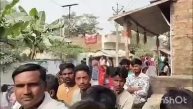 महुआ: महुआ थाना क्षेत्र के मधौल वार्ड 12 में संदिग्ध हालत में नवविवाहिता की मौत, पुलिस कर रही जांच