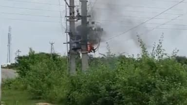 குஜிலியம்பாறை: பாளையம் அருகே மின் டிரான்ஸ்பார்மரில் தீ விபத்து