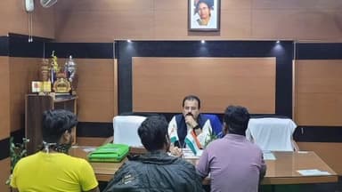 বজবজ ২: বজবজ ২ নম্বর ব্লকের বিভিন্ন এলাকার সাধারণ মানুষের সমস্যা সমাধানের জন্য আলোচনা সভা করলেন পঞ্চায়েত সমিতির সভাপতি