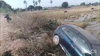 గన్నేరువరం: జంగపల్లి కొండాపూర్ మధ్య కల్వర్టు కూలీ పొలాల్లోకి దూసుకెళ్లిన కారు, తప్పిన పెను ప్రమాదం.