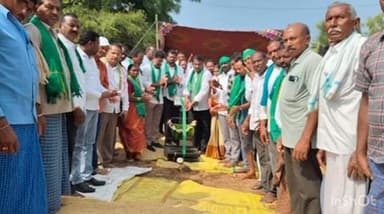 ధర్మపురి: ధర్మపురి నియోజకవర్గం నేరేళ్లలో వరిధాన్యం కొనుగోలు కేంద్రంను ప్రారంభించిన మంత్రి అడ్లూరి లక్ష్మణ్ కుమార్