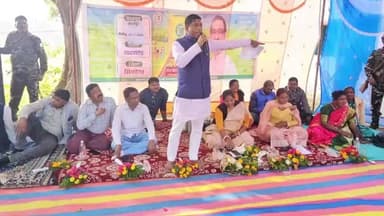 पाकरटांड: कैरबेड़ा पंचायत में सेवा अधिकार सप्ताह के तहत विशेष शिविर आयोजित, सिमडेगा विधायक शामिल हुए