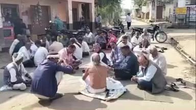 श्रीमाधोपुर: पृथ्वीपुरा गांव में रास्ते को लेकर ग्रामीणों ने लगाया जाम, अतिक्रमण हटाने की मांग की