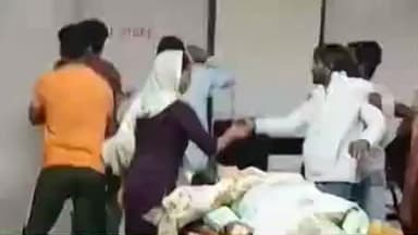 रोहतक: रोहतक पीजीआई में मरीज के तीमारदारों का हंगामा, डॉक्टर पर इलाज में लापरवाही का आरोप