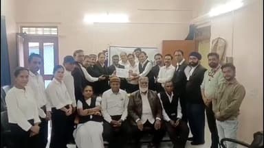 सनावद: न्यायालय मंडलेश्वर के प्रधान न्यायाधीश ने सनावद अभिभाषक संघ को प्रशस्ति पत्र देकर सम्मानित किया