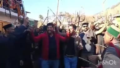 रोहड़ू: रणसार क्षेत्र के थली में देवता गुडारू महाराज मंदिर की प्रतिष्ठा शिखा फेरा रस्म में हजारों की संख्या में लोग रहे मौजूद