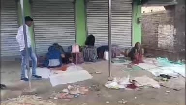 স্বরূপনগর: অবৈধ অনুপ্রবেশকারী: হাকিমপুর চেকপোস্টে ভিড়