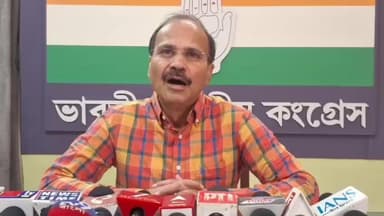 বহরমপুর: ধর্মীয় বিভাজনের রাজনীতি শুরু হয়েছে রাজ্য ও দেশজুড়ে রাজ্য,কেন্দ্র সরকারকে রামমন্দির ও বাবরিমসজিদ প্রসঙ্গে তোপ অধীরের