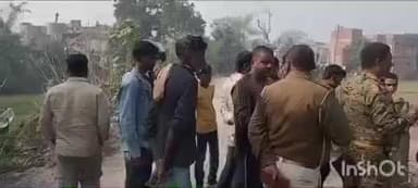 मांझा: भोजपुरवा गांव में आपसी विवाद को लेकर दो पक्षों में मारपीट, जांच में जुटी डायल 112 पुलिस