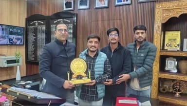 जोशियाड़ा: राजकीय महाविद्यालय के छात्रसंघ प्रतिनिधियों ने डीएम से मुलाकात कर नए प्राचार्य की नियुक्ति की मांग की