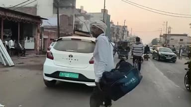 जौरा: जौरा शहर में नगर पालिका का अतिक्रमण हटाओ अभियान बेअसर, लोग सड़क पर कर रहे वाहन पार्किंग