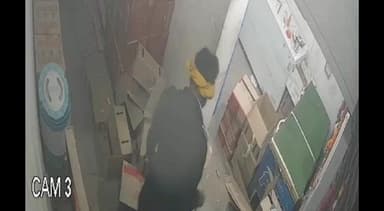 धनोरा: शराब दुकान में चोरी करने वाला आरोपी पुलिस द्वारा गिरफ्तार, सीसीटीवी वीडियो आया सामने