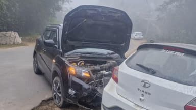 झंडूता: झंडूता उपमंडल के अंतर्गत बरोहा के समीप दो गाड़ियों में आमने-सामने जोरदार भिड़ंत