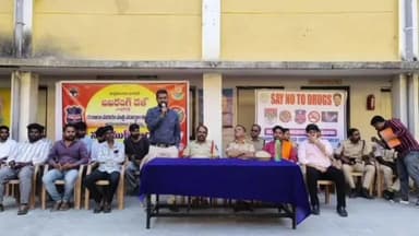 ఎల్లారెడ్డి: యువత గంజాయి వంటి మాదక ద్రవ్యాలకు దూరంగా ఉండాలి, మోడల్ పాఠశాలలో నషా ముక్త్ కార్యక్రమం : మున్సిపల్ కమిషనర్ మహేష్ కుమార్