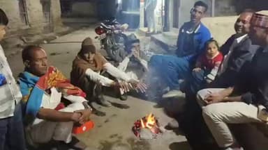 सोनकच्छ: सोनकच्छ अंचल क्षेत्र में तापमान में गिरावट, गर्म कपड़े और अलाव का सहारा ले रहे लोग