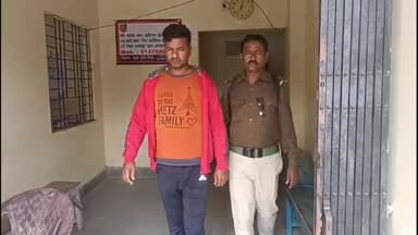 আউশগ্রাম ২: ডাম্পারে বেআইনিভাবে বালি নিয়ে যাওয়ার অভিযোগে একজনকে গ্রেপ্তার করল ছোড়া ফাঁড়ির পুলিশ, বাজেয়াপ্ত করা হয়েছে গাড়িটিকেও