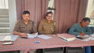 बेलसंड: बेलसंड थाना सहित जिले के विभिन्न थानों का इंस्पेक्टर ने किया औचक निरीक्षण