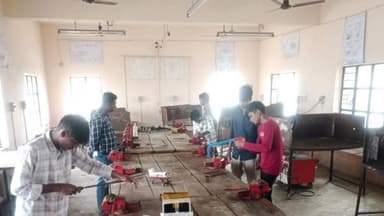 খয়রাশোল: খয়রাশোলে শিক্ষার্থীরা হাতে-কলমে প্রশিক্ষণে ব্যস্ত