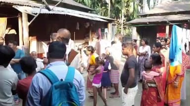 কুমারগ্রাম: পাকরিগুড়ি উত্তরপাড়ায় ফাঁকা বাড়িতে ঢুকে নগদ টাকা ও সোনার গয়না নিয়ে চম্পট দিল অজ্ঞাতপরিচয় এক যুবক