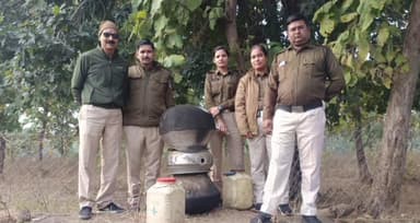 इछावर: इछावर में आबकारी विभाग की कार्रवाई, 350 किलो महुआ लाहन और 30 लीटर कच्ची शराब जब्त