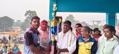 भवानीपुर: सतरकटैया को हराकर फलका ने सुनील सर मेमोरियल क्रिकेट कप का विजेता बना