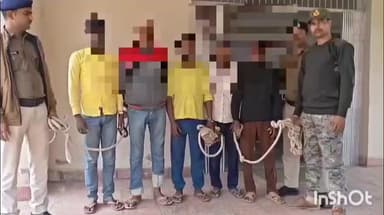 काशी चक: शाहपुर के प्रभारी आशुतोष पांडे ने बाली बगीचा गांव से शराब पीने के आरोप में 5 लोगों को किया गिरफ्तार