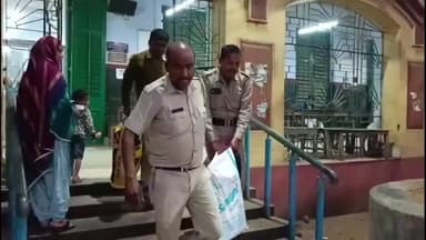 সিউড়ি ১: নলহাটি থেকে উদ্ধার হওয়া বিপুল পরিমাণ গাঁজা সহ অভিযুক্তদের সিউড়ি আদালতে পেশ করা হলো