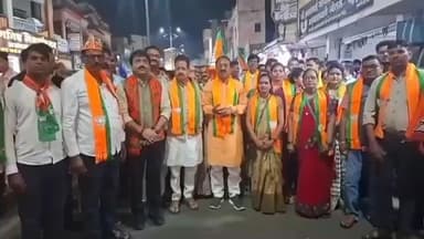 उमरेड: उमरेड हद्दीत माजी आमदार पारवे बंधू यांच्या नेतृत्वात निघाली भव्य प्रचार रॅली