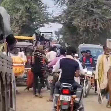 चौथम: माता कात्यायनी मंदिर जाने वाले पुल पर घंटों लगा जाम, श्रद्धालु रहे परेशान