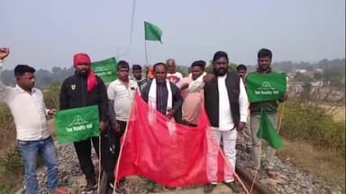 खलारी: रैयतों का नौ घंटे तक रेल रोको आंदोलन, मैकलुस्कीगंज-पिपरवार रेल लाइन ठप रही