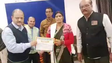 रामपुर बघेलान: एसआईआर का कार्य पूरा करने वाले 53 बीएलओ को किया गया सम्मानित