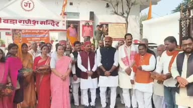 #पूर्वांचल में उमड़ा उमंग, #बलिया से #अयोध्या जाने वाली #रामभक्तों की यात्रा का #आजमगढ़ में फूल मालाओं के साथ अंग वस्त्र...