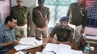 लखनौर: झंझारपुर के एसडीपीओ सुबोध कुमार सिन्हा ने लखनौर थाने का निरीक्षण किया, पुलिस कर्मियों को आवश्यक दिशा-निर्देश दिए