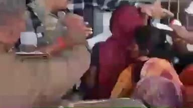 पातेपुर: पातेपुर में मंत्री ने किसानों के बीच रबी फसल के बीज का वितरण किया, पुलिस की मौजूदगी में दिया गया बीज