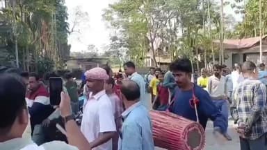 রাজগঞ্জ: অবশেষে আন্দোলনের জেরে তেশিমিলার দুইনং ঘুমটিতে রাস্তার কাজ শুরু হল,খুশি এলাকাবাসী