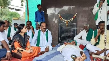 ನವಲಗುಂದ: ನವಲಗುಂದ ಪಟ್ಟಣದ ರೈತರ ಧರಣಿ, ಉಪವಾಸ ಸತ್ಯಾಗ್ರಹ ಸ್ಥಳಕ್ಕೆ ಶಾಸಕ ಎನ್ ಎಚ್ ಕೋನರಡ್ಡಿ ಹಾಗೂ ಜಿಲ್ಲಾಧಿಕಾರಿ ದಿವ್ಯಪ್ರಭು ಭೇಟಿ