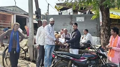 सुठालिया: सुठालिया क्षेत्र में मतदाता सूची पुनरीक्षण कार्य हेतु अधिकारी घर-घर दस्तक दे रहे हैं