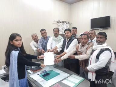 महवा: रौत के ग्रामीणों ने एसडीएम को सौंपा ज्ञापन, सरकारी भूमि से अतिक्रमण हटाने की मांग की