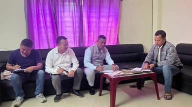 ফুলনি: ডিফু,হাওৰাঘাট আৰু বোকাজান LACৰ নিৰ্বাচনী প্ৰভাৰী আৰু আহ্বায়কসকলৰ সৈতে বিজেপিৰ EKADC বিজেপি কাৰ্যালয়ত বৈঠক অনুষ্ঠিত হয়