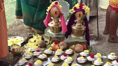திருவள்ளூர்: திருவள்ளூர் மாவட்டம் பொன்னேரி பகுதியில் கார்த்திகை சோமவாரத்தை முன்னிட்டு ஜெகதீஸ்வரர் 108 சங்க அபிஷேகம் நடைபெற்றது