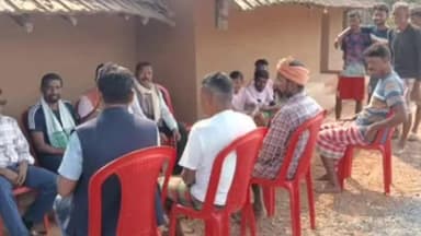 डुमरिया: बेसारपहाड़ी और सालगाडीह में झामुमो नेताओं ने माझी बाबा व ग्रामीणों के साथ सामाजिक मुद्दों पर की चर्चा