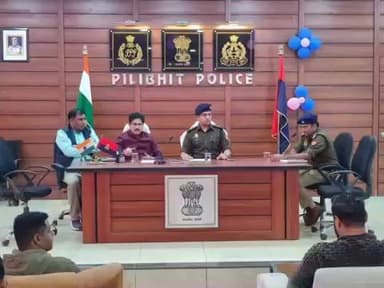 कलीनगर: पुलिस लाइन परिसर में संपन्न हुई व्यापारी सुरक्षा प्रकोष्ठ की बैठक, व्यापारियों की समस्याओं पर हुई चर्चा