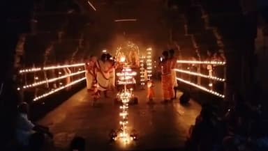 திருநெல்வேலி: சோமவாரத்தை ஒட்டி கைலாசபுரம் கைலாசநாதர் திருக்கோவிலில் தீபம் ஏற்றி சிறப்பு வழிபாடு.