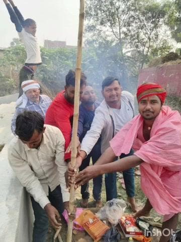 जंदाहा: जन्दाहा के मुकुंदपुर भात में कजरी योगी स्थान के पास कृष्ण मंदिर को लेकर भूमि पूजन किया गया