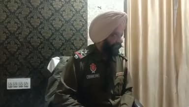 ਬਟਾਲਾ: ਬਟਾਲਾ ਪੁਲਿਸ ਨੇ ਚੋਰੀ ਦੇ 7 ਮੋਟਰਸਾਈਕਲਾਂ ਸਮੇਤ ਦੋ ਨੌਜਵਾਨਾਂ ਨੂੰ ਕੀਤਾ ਗ੍ਰਿਫਤਾਰ ਬਟਾਲਾ ਵਿਖੇ ਕੀਤੀ ਗਈ ਪ੍ਰੈਸ ਕਾਨਫਰੰਸ