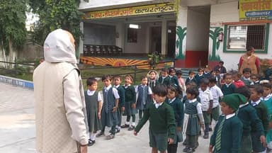 उदयपुर इसके रिच एजुकेशन सेंटर के KG_1 के बच्चों ने कुछ इस तरह करते हैं पेयर ! देखिए 🚟🚟🚟🚟