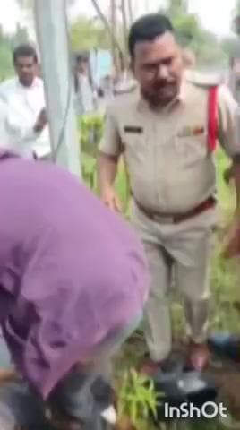 ఖాజీపేట: రోడ్డు ప్రమాదంలో తీవ్రంగా గాయపడిన యువకుడ్ని హాస్పిటల్ చేర్చిన మడికొండ ఇన్స్పెక్టర్