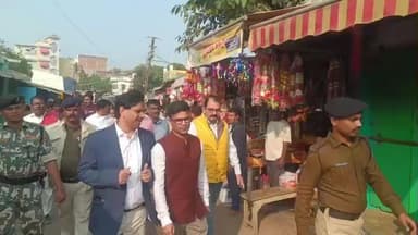 पंडौल: सदर एसडीएम चंदनझा और नगर आयुक्त उमेश कुमार भारती ने मधुबनी के गिलेशन मार्केट का निरीक्षण किया